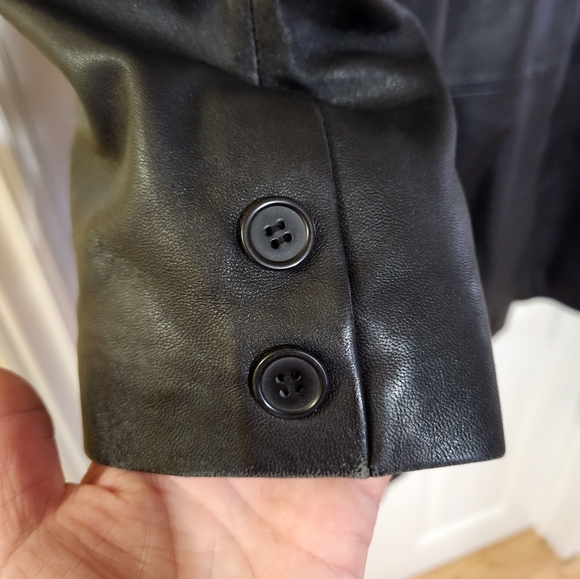 Reitmans Genuine black leather jacket, size medium - Picture 3 of 7